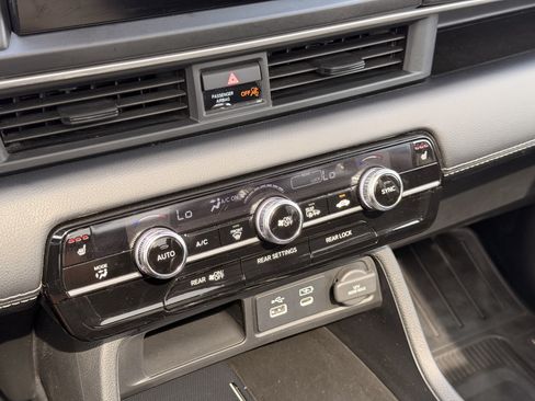 Used 2023 Honda Pilot Touring image 22