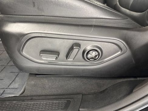 Used 2023 Jeep Grand Cherokee Limited AWD/4WD image 19