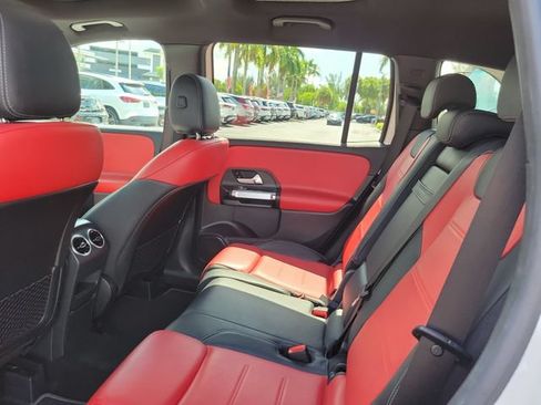 Used 2021 Mercedes-Benz GLB 250 image 12