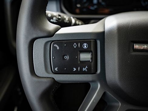 New 2026 Land Rover Defender 110 X-Dynamic SE image 24