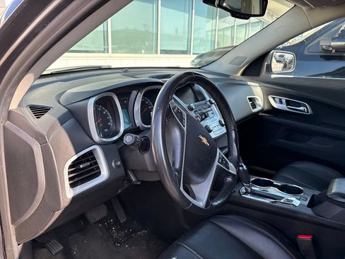 Used 2017 Chevrolet Equinox Premier w/ Enhanced Convenience Package FWD image 9