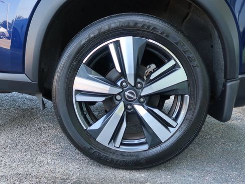 Used 2024 Nissan Rogue SL AWD/4WD image 52