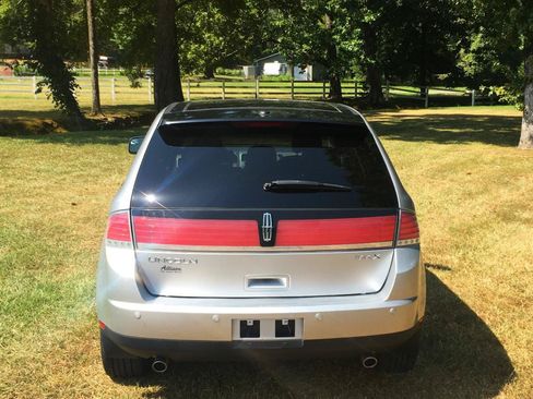 Used 2010 Lincoln MKX 2WD image 4