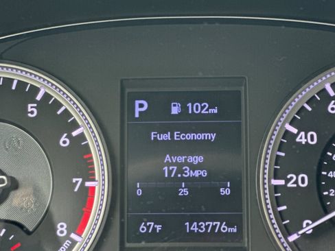 Used 2020 Hyundai Santa Fe SE AWD/4WD image 22