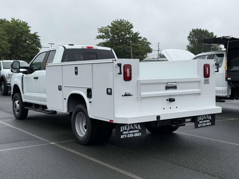 New 2025 Ford F350 XL w/ XL Chrome Package image 4