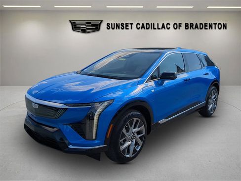 New 2026 Cadillac Optiq Luxury 1 image 8