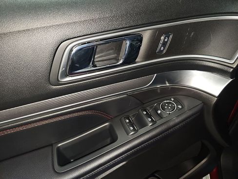 Used 2017 Ford Explorer Sport image 32