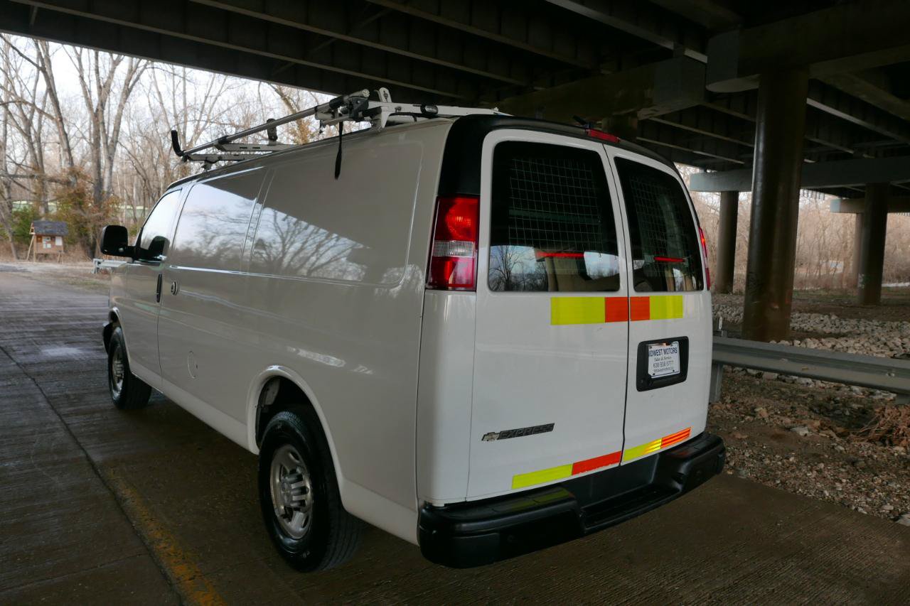 Used 2018 Chevrolet Express 2500 w/ Driver Convenience Package RWD image 32