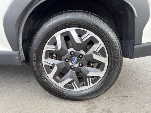 Used 2025 Subaru Forester Premium AWD/4WD image 27