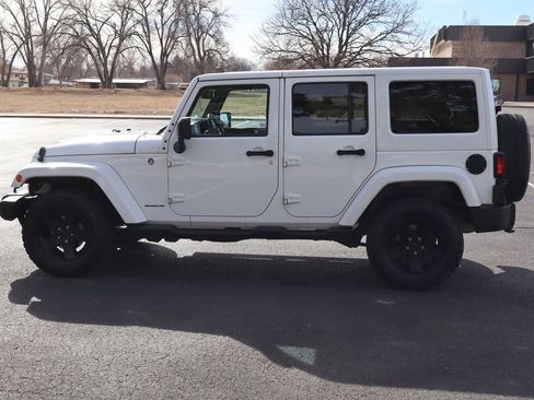 Used 2015 Jeep Wrangler Unlimited Sahara image 9
