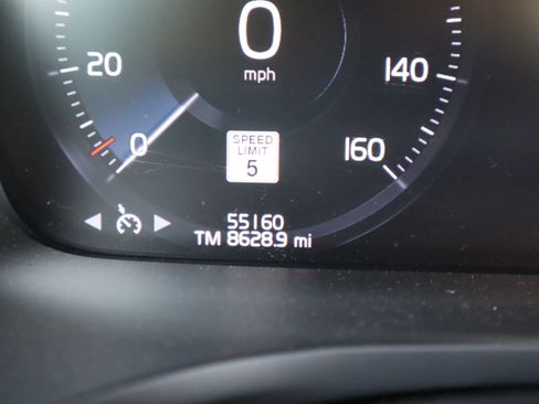 Used 2020 Volvo S60 T6 Momentum image 25