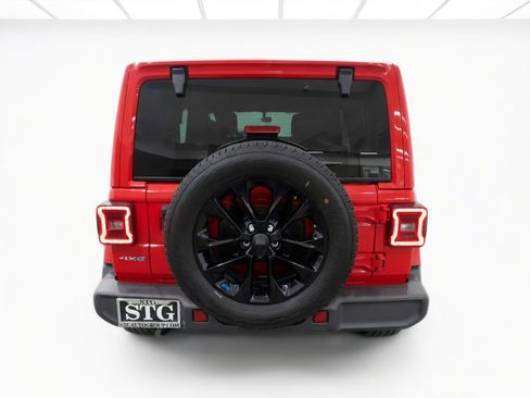 Used 2023 Jeep Wrangler Unlimited Sahara AWD/4WD image 5