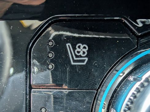 Used 2025 GMC Sierra 1500 AT4 w/ AT4 Premium Package image 20