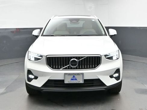 Used 2023 Volvo XC40 B5 Plus w/ Driver Assist Package AWD/4WD image 3