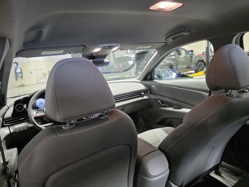 Certified 2023 Hyundai Elantra SEL w/ Convenience Package image 15