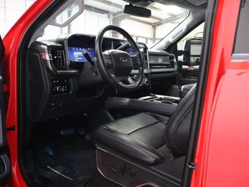 Used 2024 Ford F250 Lariat w/ Lariat Ultimate Package AWD/4WD image 32