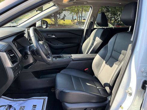 Certified 2024 Nissan Rogue SV w/ SV Premium Package FWD image 12