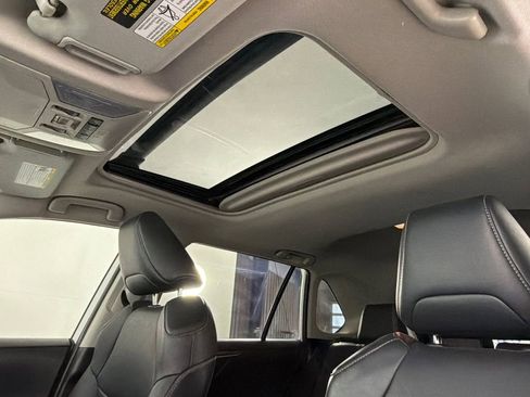 Used 2020 Toyota RAV4 XLE Premium image 2