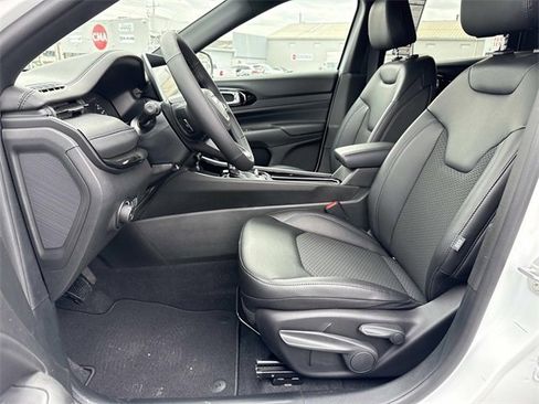 New 2026 Jeep Compass Latitude image 22