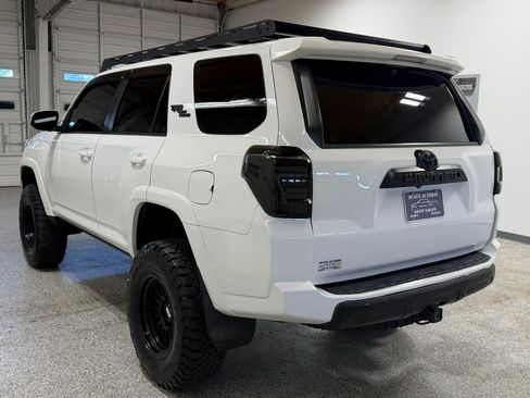 Used 2019 Toyota 4Runner TRD Off-Road AWD/4WD image 2