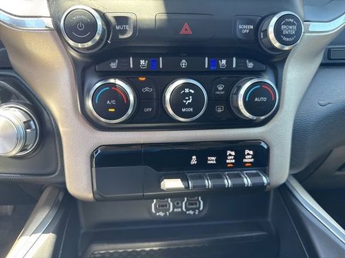 Used 2022 RAM 1500 Laramie AWD/4WD image 32