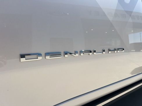 Used 2025 GMC Sierra 3500 Denali w/ Denali Reserve Package image 11
