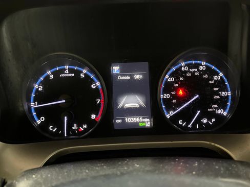Used 2018 Toyota RAV4 XLE w/ Plus Extra Value Package FWD image 21