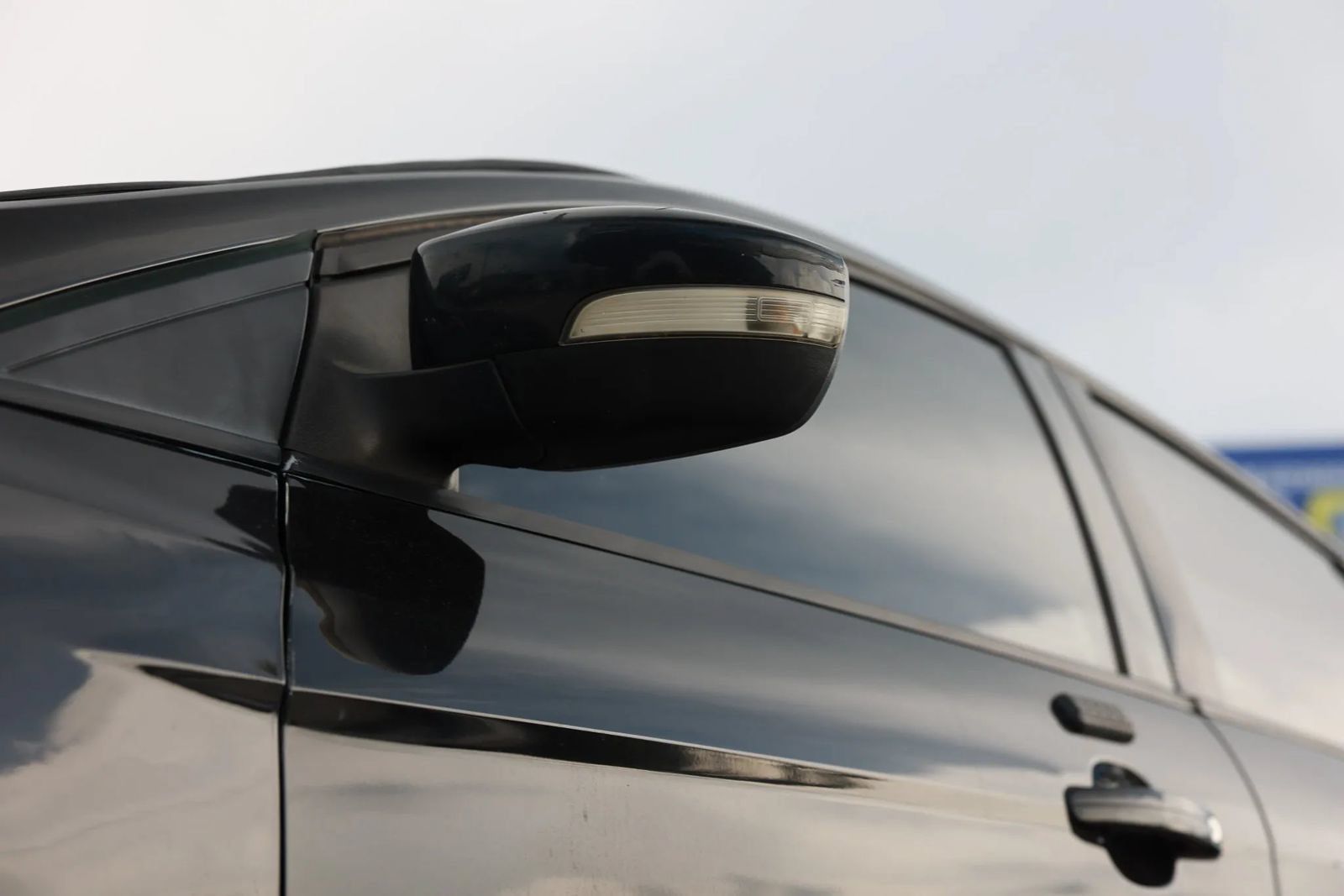 Used 2015 Ford Focus SE w/ SE Sport Package FWD image 31