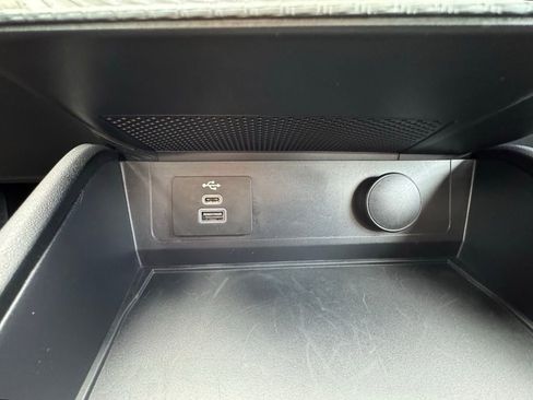 Used 2025 Ford Mustang GT Premium image 33