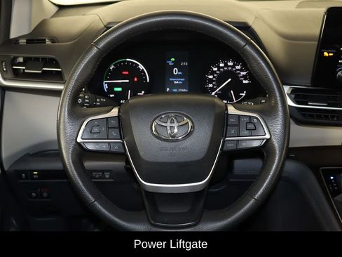 Used 2024 Toyota Sienna XLE FWD image 7