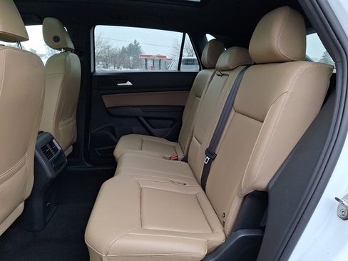 Used 2020 Volkswagen Atlas Cross Sport SE w/ Panoramic Sunroof Package image 10