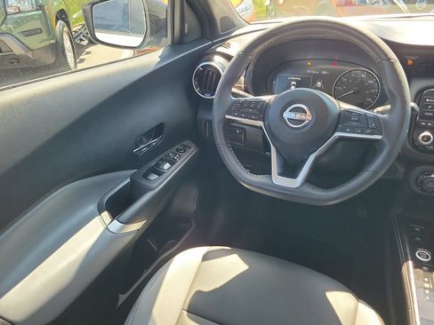 Used 2024 Nissan Kicks SR w/ SR Premium Package FWD image 15