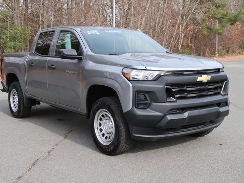 Certified 2025 Chevrolet Colorado W/T image 3