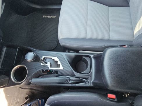 Used 2014 Toyota RAV4 XLE image 20