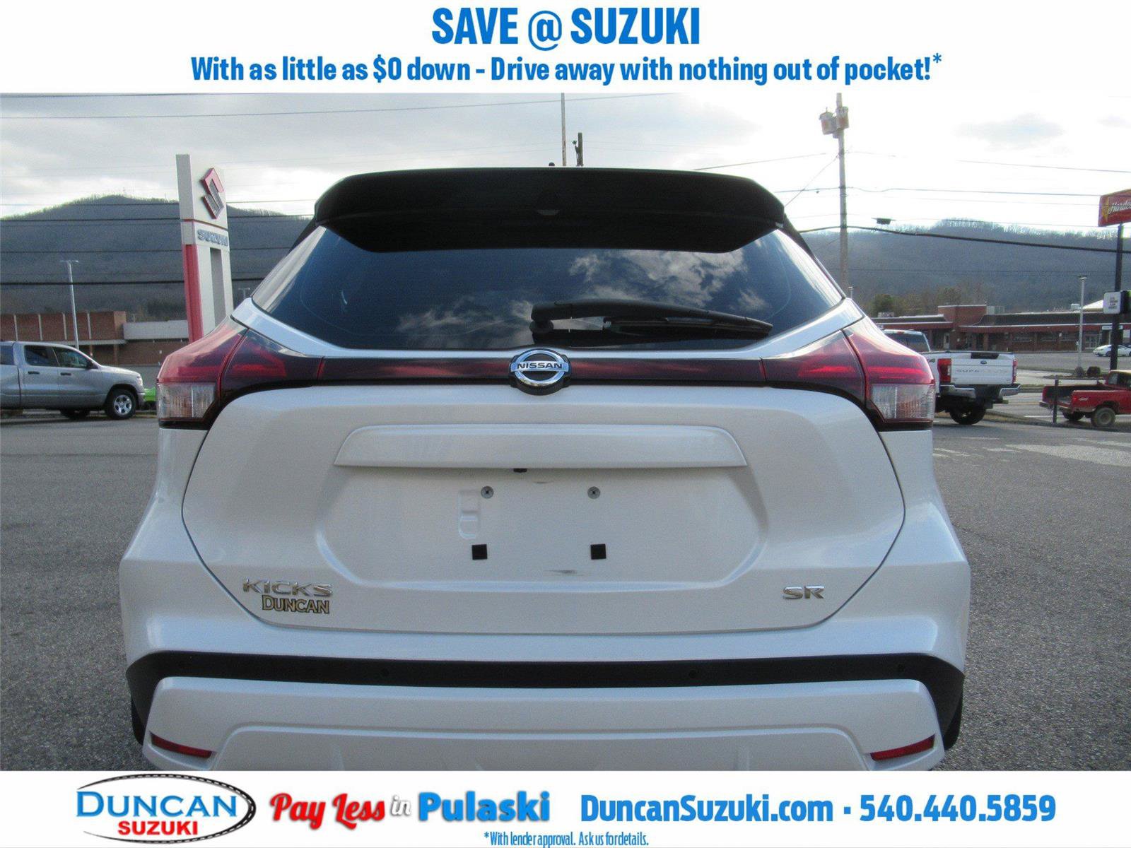 Used 2021 Nissan Kicks SR w/ SR Premium Package FWD image 6