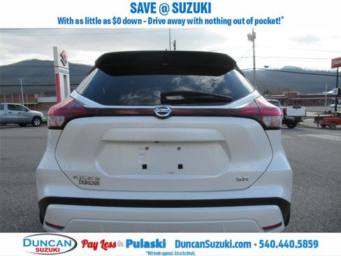 Used 2021 Nissan Kicks SR w/ SR Premium Package image 6