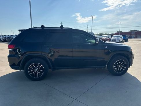 Used 2018 Jeep Grand Cherokee Trailhawk AWD/4WD image 8