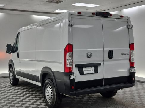 Used 2025 RAM ProMaster 2500 w/ Convenience Group FWD image 3