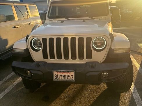 Used 2021 Jeep Wrangler Unlimited Sahara AWD/4WD image 2