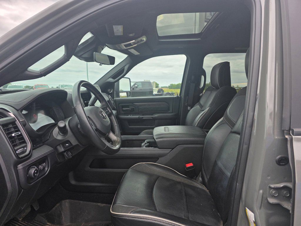 Used 2026 RAM 3500 Limited AWD/4WD image 4