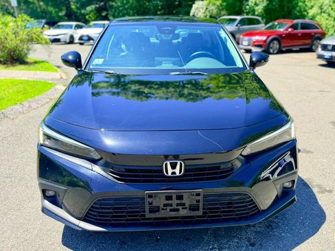 Used 2024 Honda Civic Touring image 2