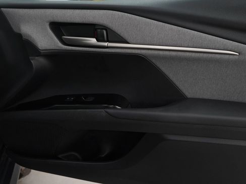 Used 2025 Toyota Camry LE image 9