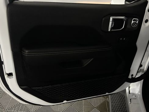 Used 2023 Jeep Wrangler Sahara w/ Cold Weather Group image 27