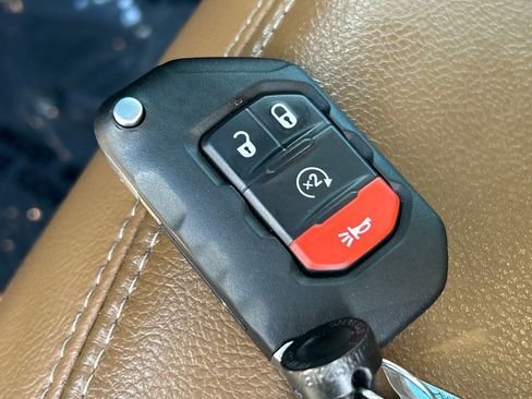 Used 2022 Jeep Gladiator Rubicon w/ LED Lighting Group image 32