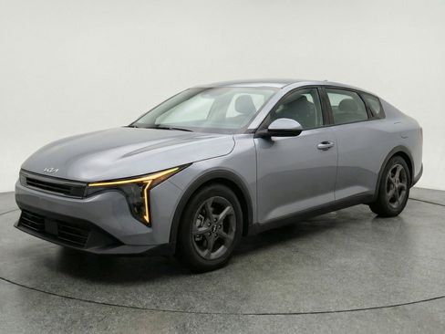 Used 2025 Kia K4 FWD image 3