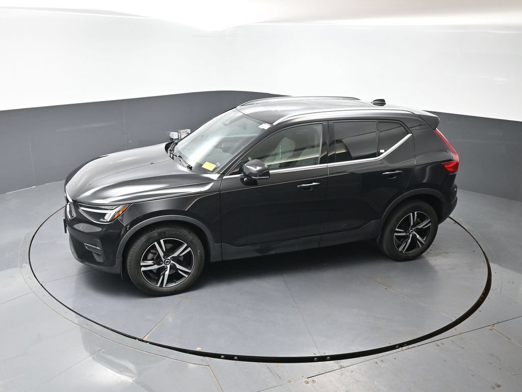 Used 2025 Volvo XC40 B5 Core AWD/4WD image 45