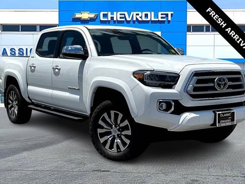 Used 2023 Toyota Tacoma Limited image 1