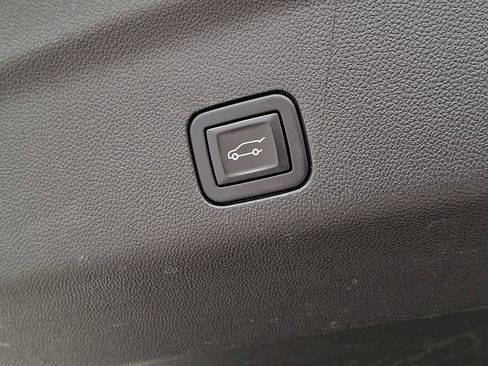 Used 2022 Chevrolet Tahoe LT w/ LT Signature Package AWD/4WD image 28