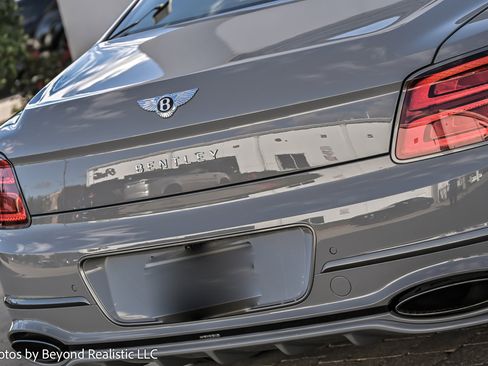 New 2025 Bentley Flying Spur Plug-In Hybrid image 14