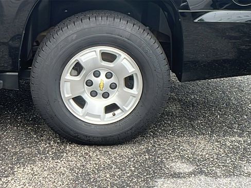 Used 2014 Chevrolet Suburban LS image 9